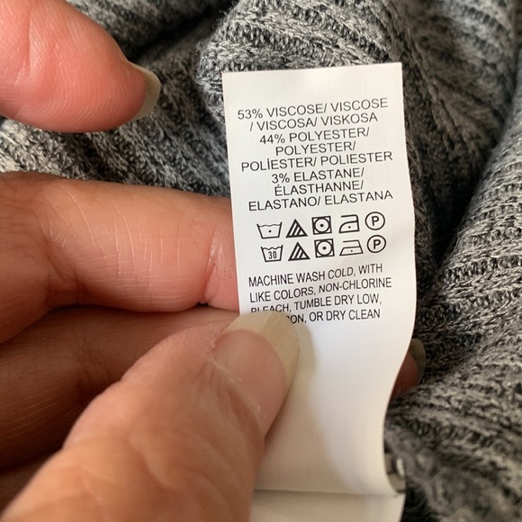 Lucky Brand Sweater - Size XS - Never Worn - Excellent Condition - Picture 7 of 8